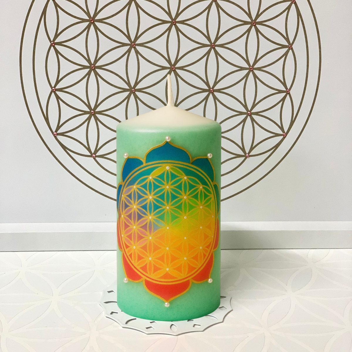 Geweihte Kerze "Verbinde Dich mit dem schützenden und universellen Licht „Flower of LIFE“– Lebensfreude (Grün · Regenbogen)